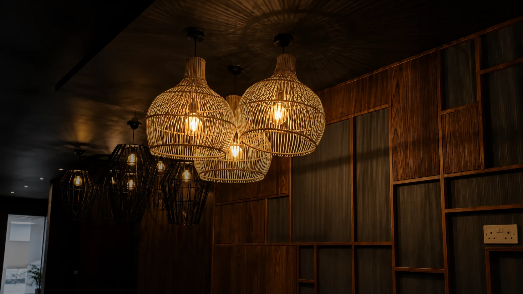 Interior pendant lighting installation
